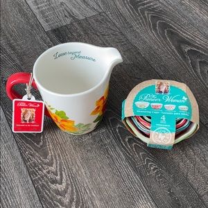 The pioneer woman measuring cup set